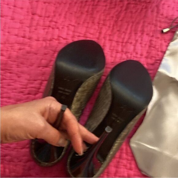 Giuseppe Zanotti Black Stiletto Heels with Pointed Toe, US9 - Picture 11 of 13